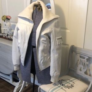 Vintage Danier Leather Off-White Bomber jacket